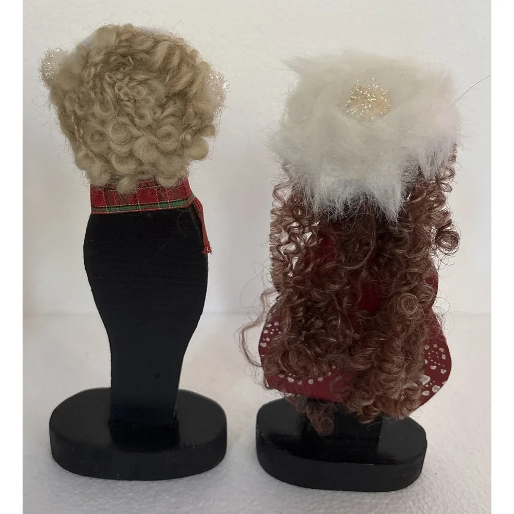 Wooden Family Christmas Carolers By Katherine Harris‎ & Carl 2000 Vintage